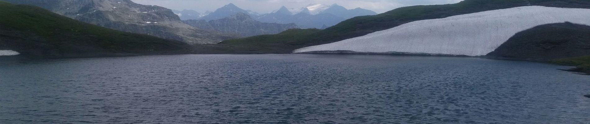 Tour Wandern Séez - hospice petit saint Bernard . lac dans fond . la parciere . hospice - Photo