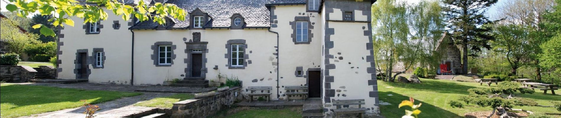 Tour Wandern Charbonnières-les-Varennes - Charbonnieres_Manoir - Photo