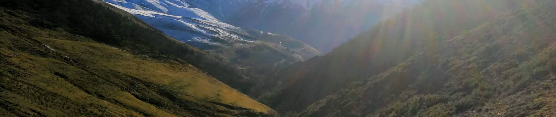 Percorso Marcia Mont - Le long de la crête au-dessus de Mont - Photo