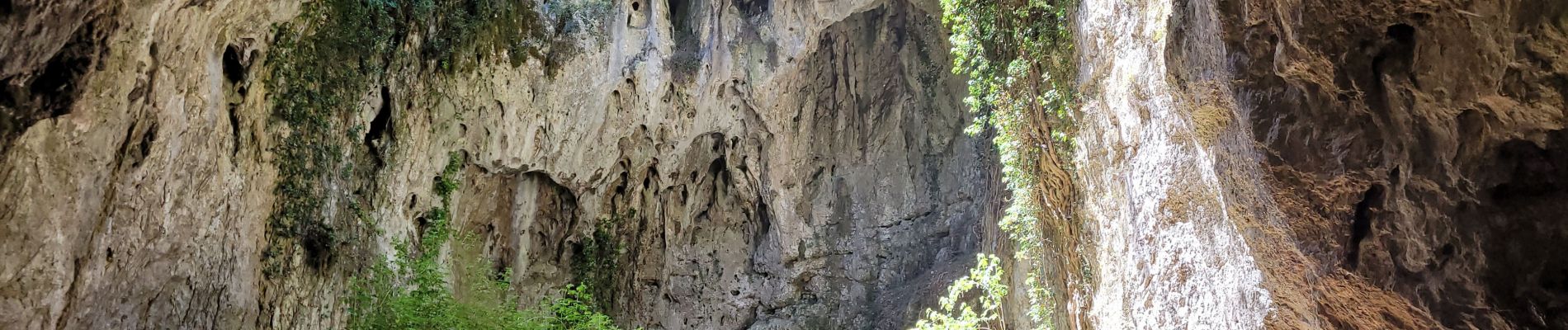 Randonnée Marche Méjannes-le-Clap - grotte Aven de Peyre haute - Photo