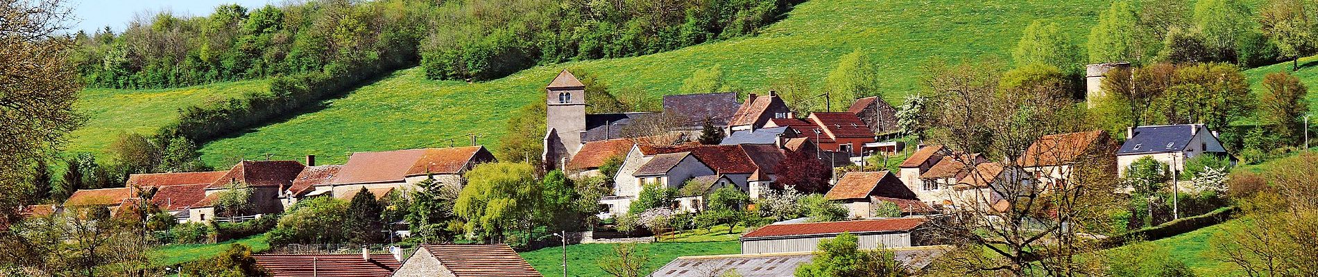 Trail On foot Vic-sous-Thil - Les Trois Buttes - Photo