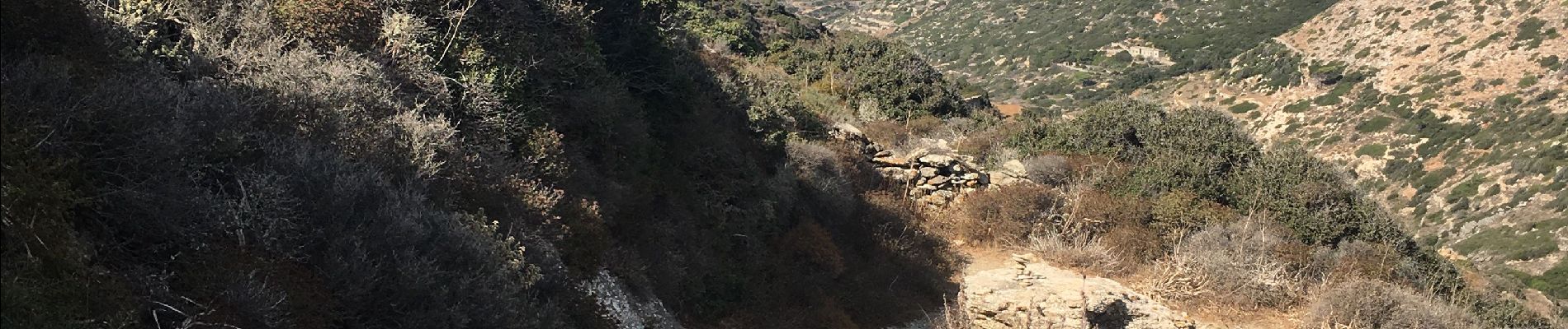 Tocht Stappen Ραχίδι - Monastère Chozoviotissa - Photo