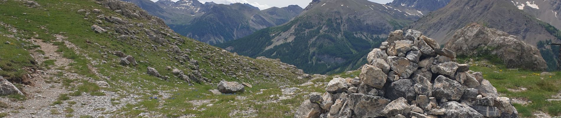 Tocht Stappen Enchastrayes - le chapeau de gendarme et les brecs - Photo