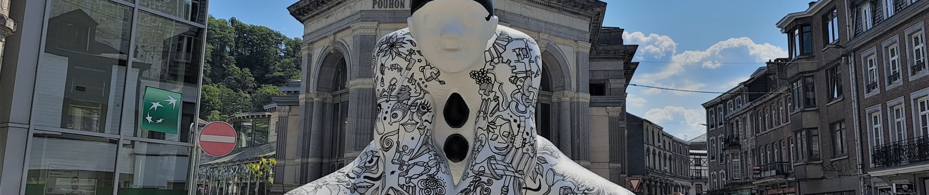 Point of interest Spa - Philippe Gielson et les élèves d’art plastique de l’académie de Spa – La parade des Pierrots  - Photo