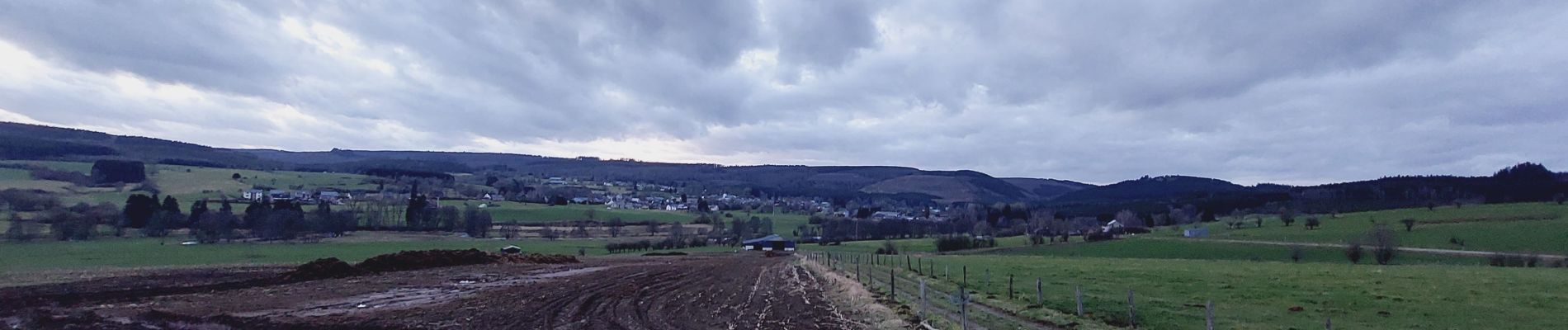 Tocht Stappen Sainte-Ode - Petit Tour vers Orti et retour par le chemin du tram - Photo