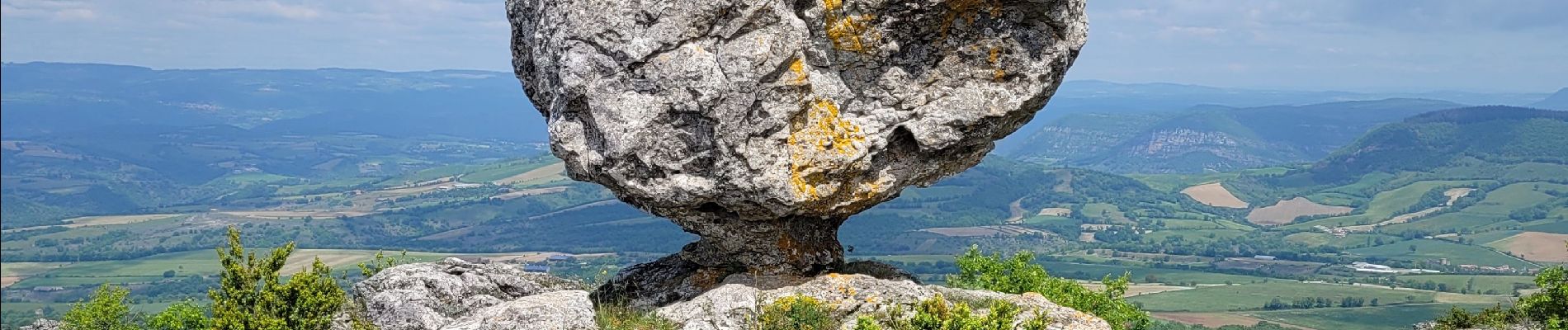 Trail Walking Roquefort-sur-Soulzon - le rocher de Roucangel - Photo