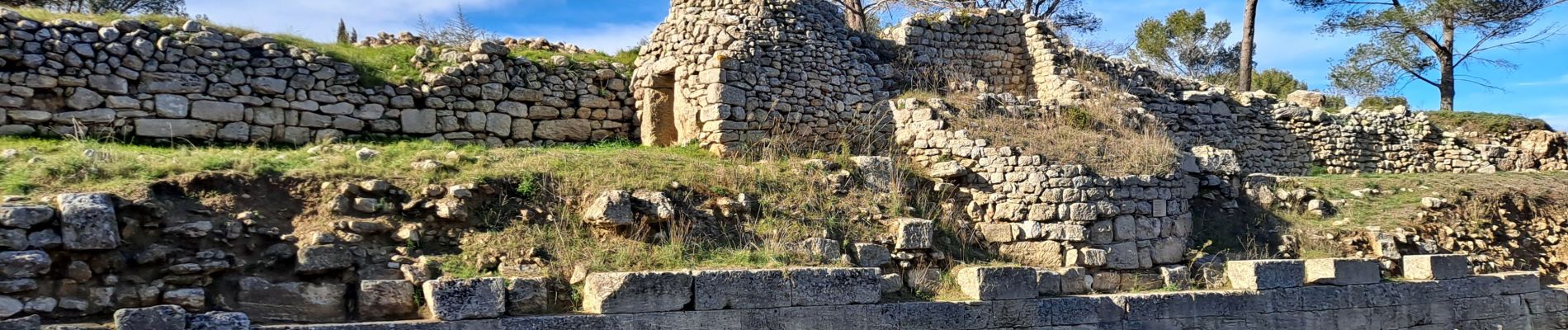 Tocht Stappen Saint-Mitre-les-Remparts - Boucle de Sainte Blaise - Photo