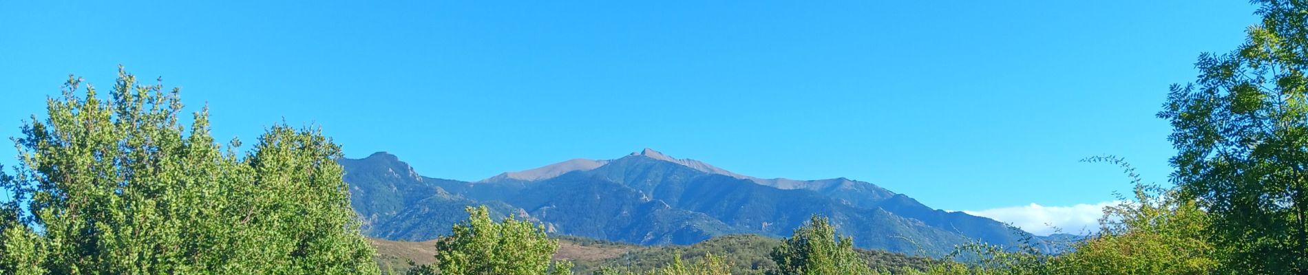 Tour Wandern Prades - codalet . coll de Clara . abbaye St Michel de Cuxa . canal bohère - Photo