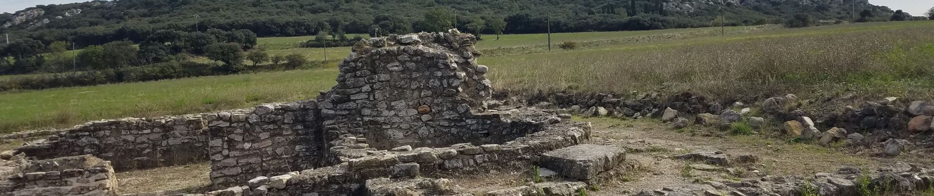 Tour Wandern Eyguières - Eyguières - Vallon des Glauges - vestiges - Photo