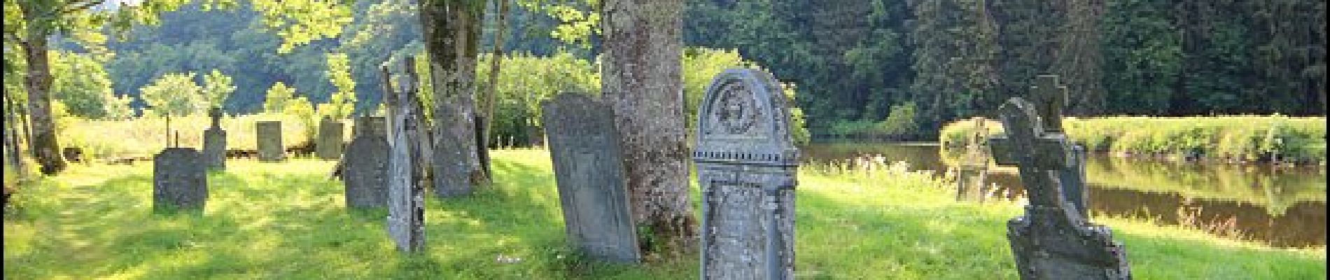 Tour Zu Fuß Bertrix - Haut Chenois - Edouard - Mortehan - Cimetière classé - Photo