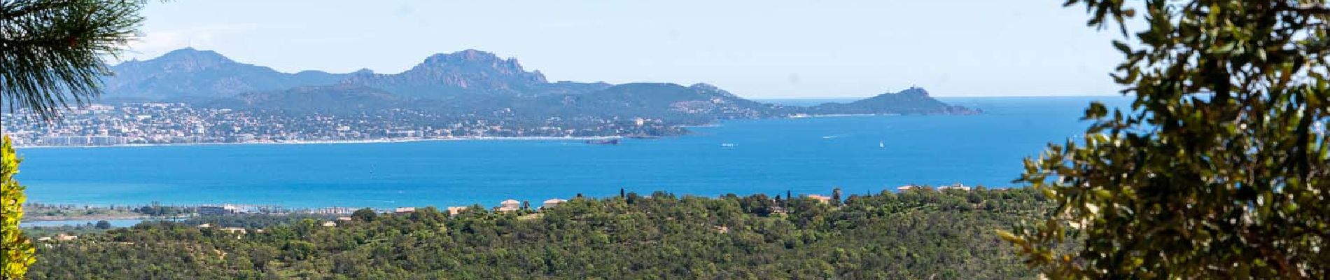 Trail Walking Roquebrune-sur-Argens - REV Château Vaudois les petites Maures - Photo