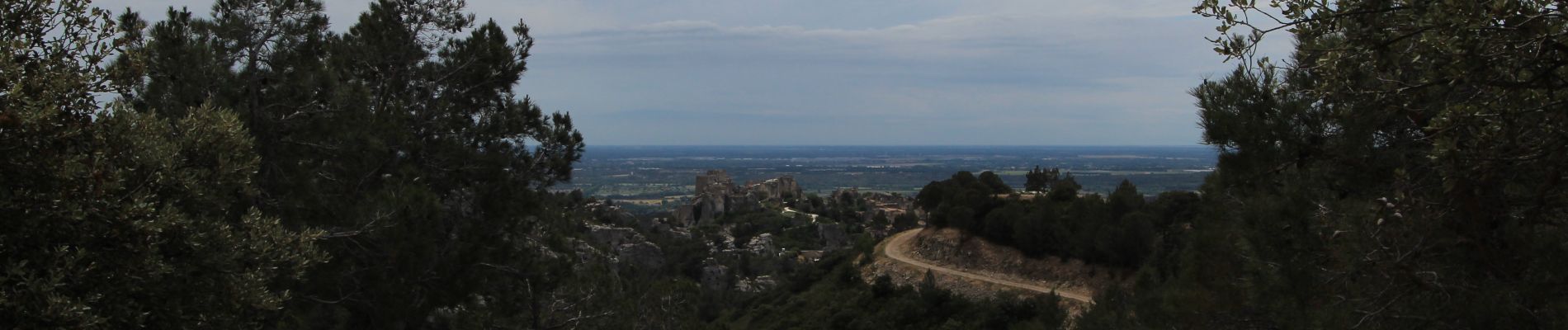 Randonnée V.T.T. Saint-Rémy-de-Provence - De saint Remy au baux de Provence . - Photo
