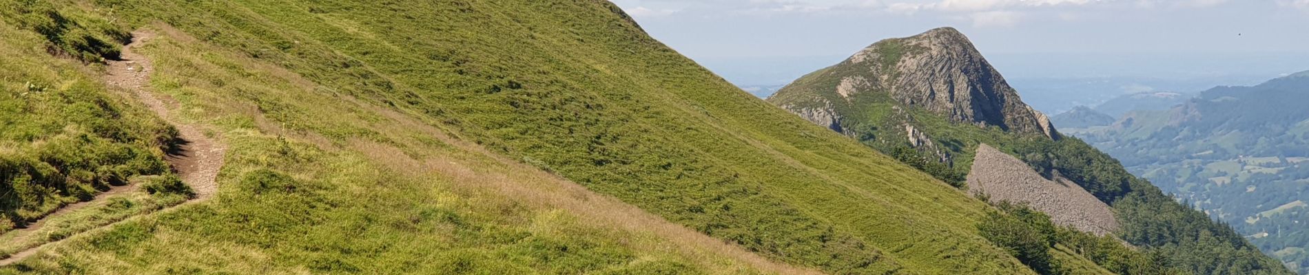 Trail Walking Saint-Jacques-des-Blats - Puy Griou depuis le Col de Font de Cère - Photo