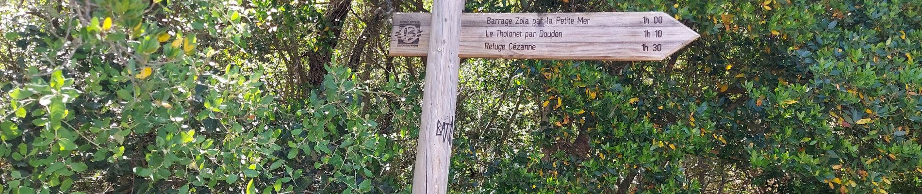 Tour Wandern Beaurecueil - Ste Victoire : Lac de Bimont et Zola  - Photo