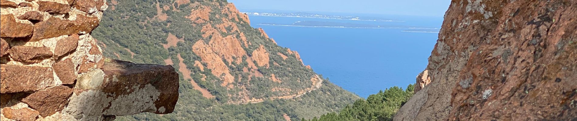 Trail Walking Saint-Raphaël - Saint pilon pic du cap roux et ste beauté - Photo