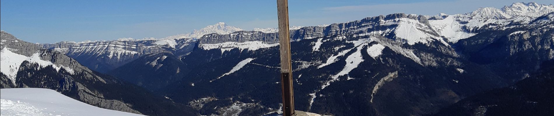 Tour Schneeschuhwandern Sarcenas - 38 charmant som - Photo