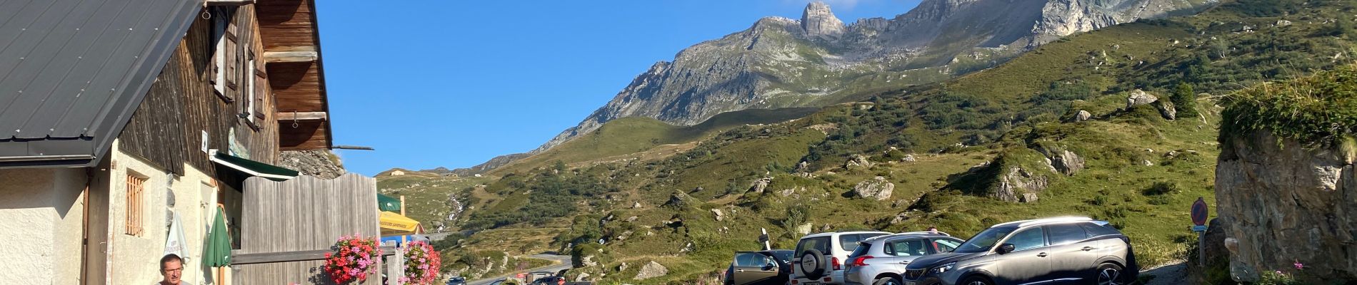 Tour Wandern Beaufort - Cabine téléphonique depuis le Refuge du Plan de la Laie - Photo