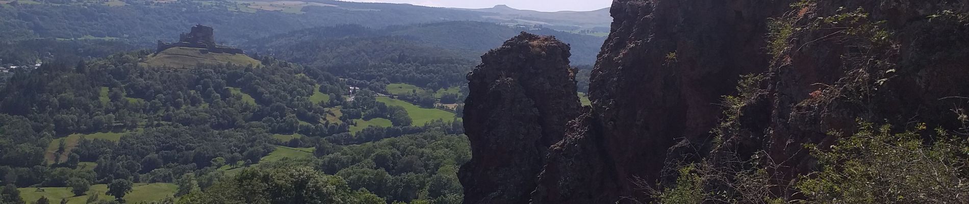 Tour Wandern Murol - les grottes de Raja - Photo