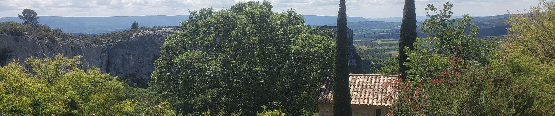 Randonnée Marche Lioux - La falaise de la Madeleine à Lioux - Photo