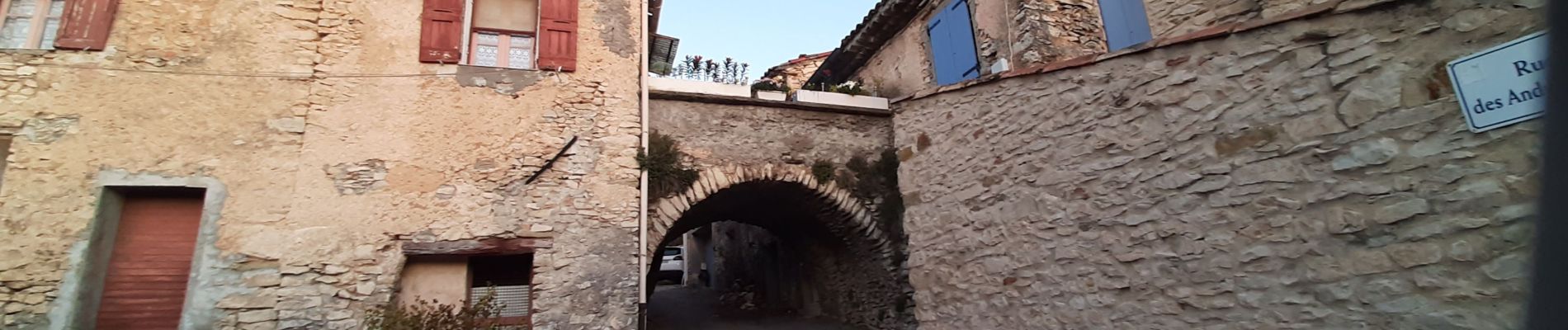 Tour Wandern Mallefougasse-Augès - MALEFOUGASSE La Ronde des Jas , Jas Figuiere  , Aubert , L Ami , Calais  , Trou Redon etc o - Photo