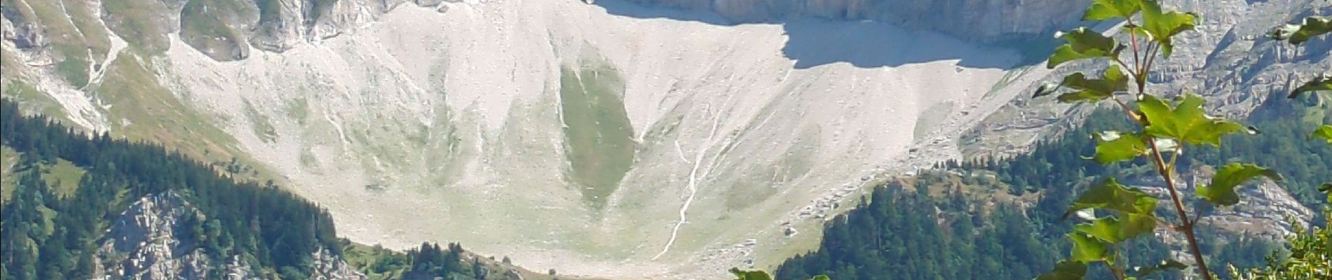 Percorso Marcia Tréminis - Tréminis la grotte de Fétoure depuis la Serre  - Photo