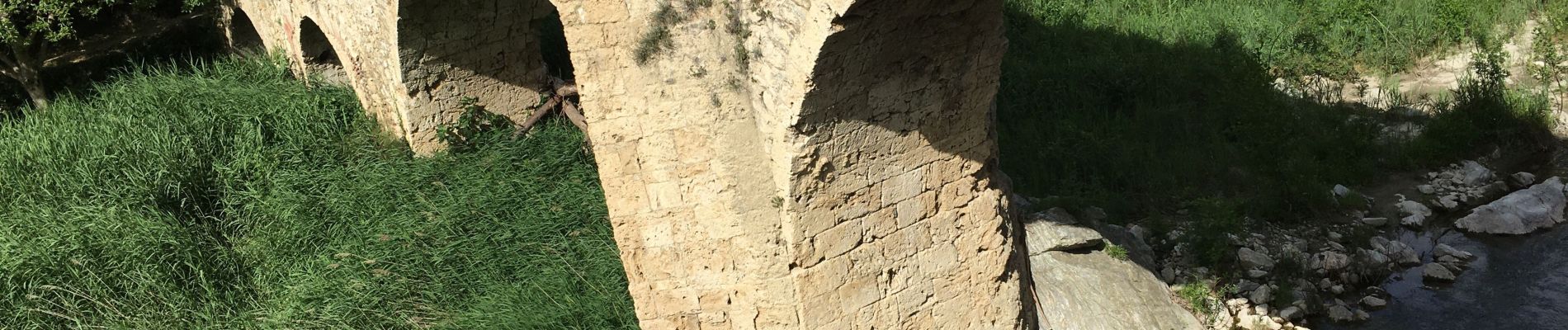 Excursión Senderismo Ansignan - A Signac saint arnaque balcon des genouillères - Photo