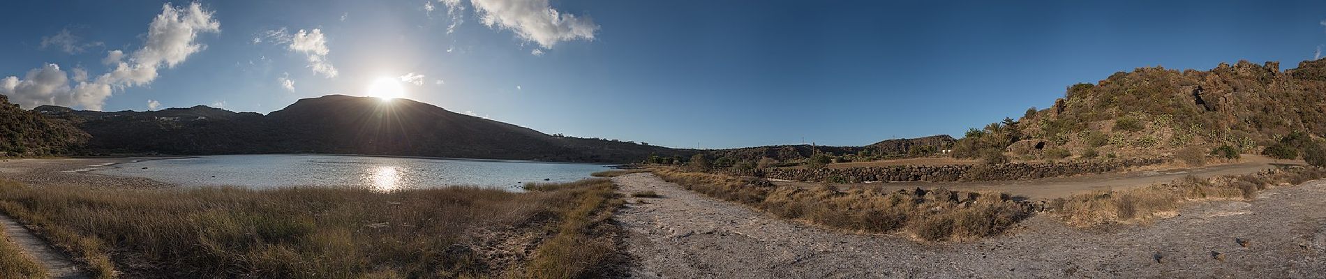 Tour Zu Fuß Pantelleria - Punta Spadíllo - Bagno dell'Acqua (Lago Specchio di Venere) - Montagna Grande - Photo