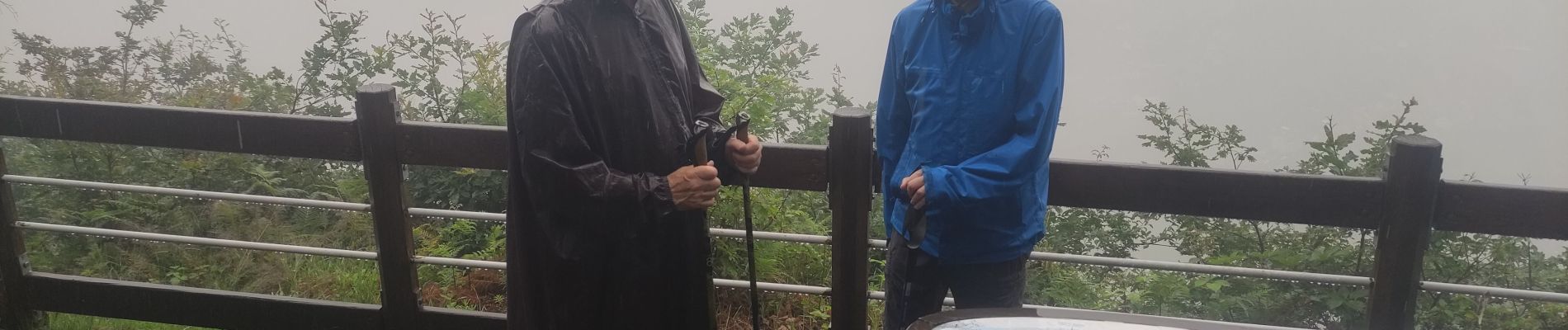 Tour Wandern Monthermé - Monthermé sous la pluie - Photo