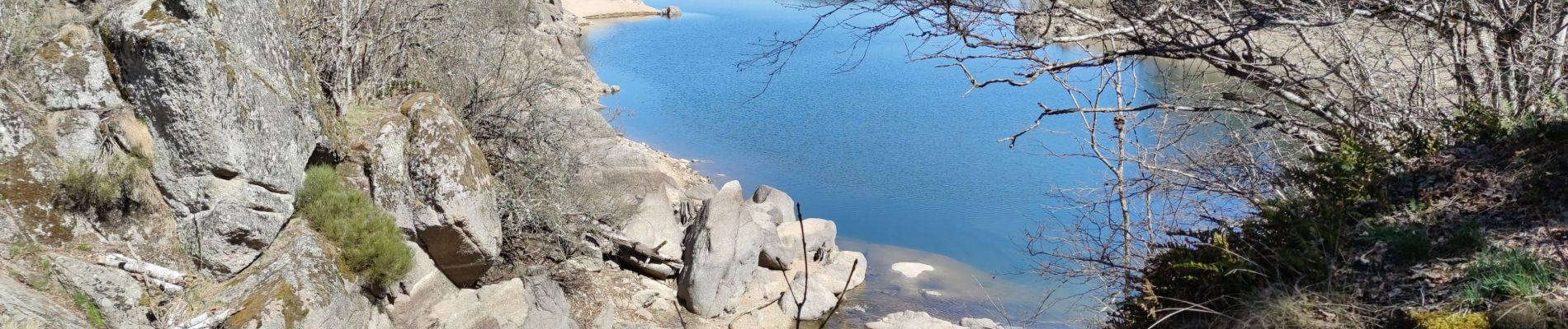 Randonnée Marche Naussac-Fontanes - lac de naussac - Photo