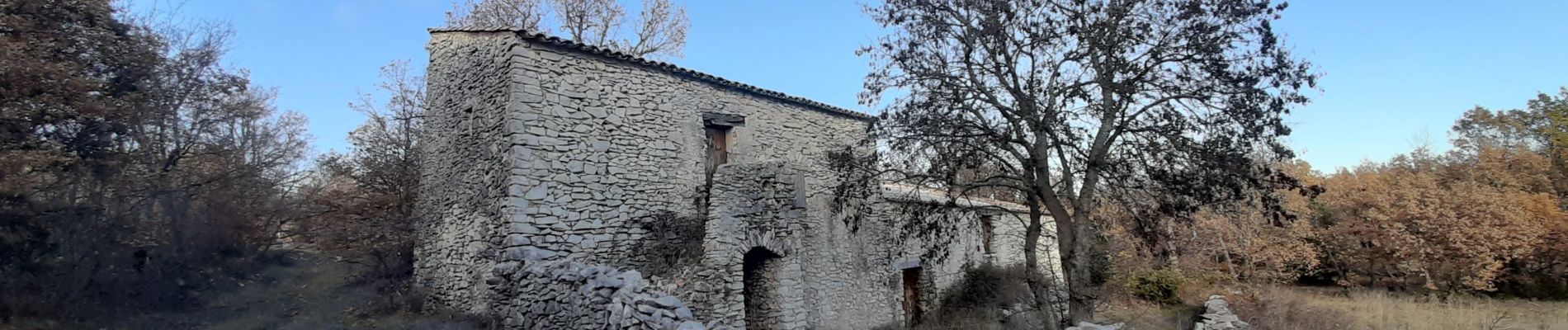 Randonnée Marche Mallefougasse-Augès - CHATEAU NEUF VAL SAINT DONNAT . Chapelle ST Magdeleine , bory de Baribarin , body d Emilie , jas de Mathieu , body de Mathieu  , bergerie de Combe Belle , bory vieille , body haute , body basse , o n d - Photo