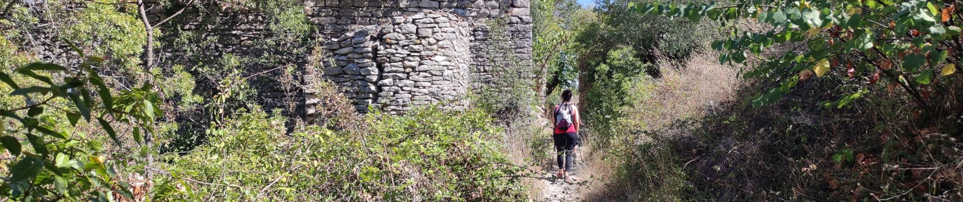 Trail Walking Grospierres - ARDECHE / GROPIERRES La résurgence de la font vive - Photo