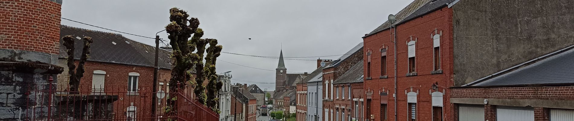 Tour Wandern Solre-le-Château - de Sorle Château à Hirson - Photo