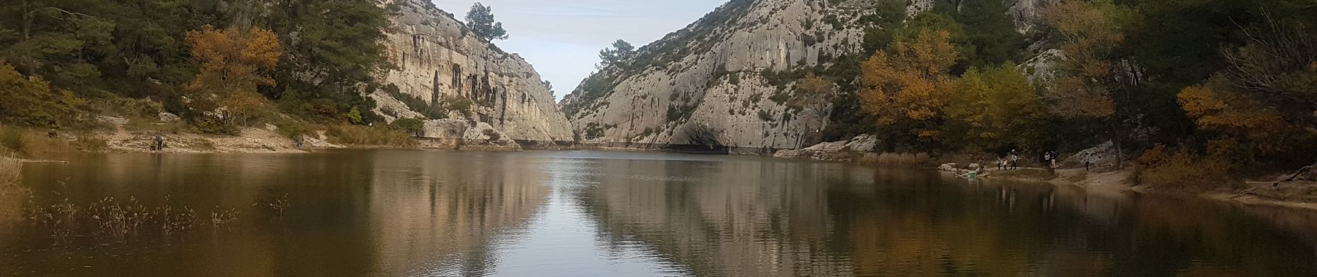 Randonnée Marche Saint-Rémy-de-Provence - st Rémy lac peiroou rocher troués massif des caumes - Photo