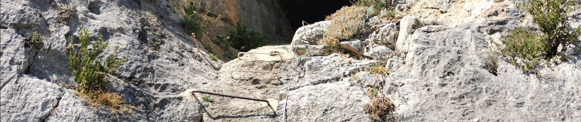 Trail Walking Sisteron - Grotte trou d'argent - Photo