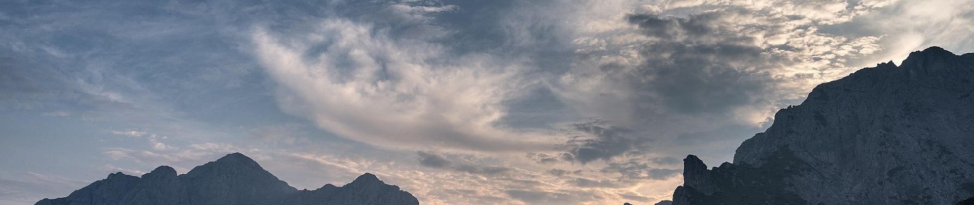 Tour Zu Fuß Mandello del Lario - Sentiero 13: Rongio - Rifugio Rosalba per la Val Portorella - Photo