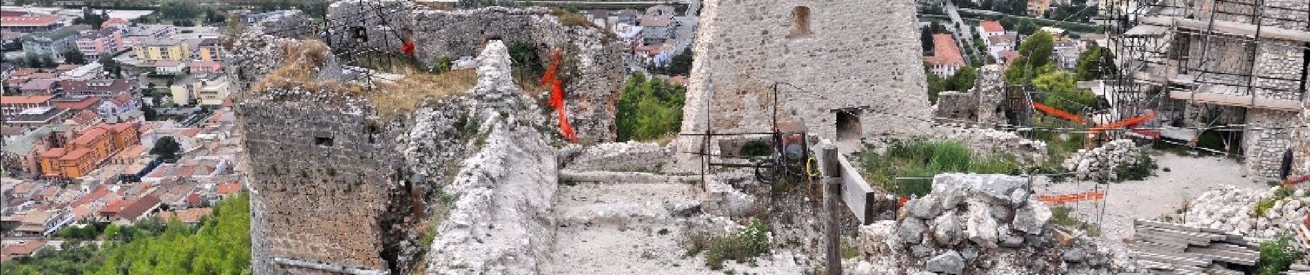 Tour Zu Fuß Popoli - Castello di Popoli - Sentiero Parco - Photo