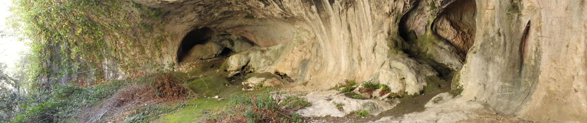 Excursión Senderismo Lioux - Boucle autour de Lioux - Photo