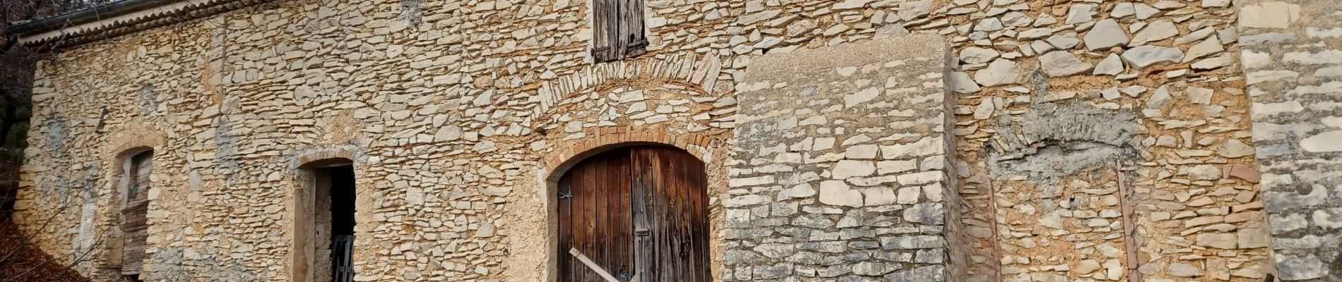 Tocht Stappen Châteauneuf-Val-Saint-Donat - CHATEAU NVSD les borries , jas de la Cougordiere , borri de Mathieu , bergerie de Combe Belle , borri de Mouranchon o l  - Photo