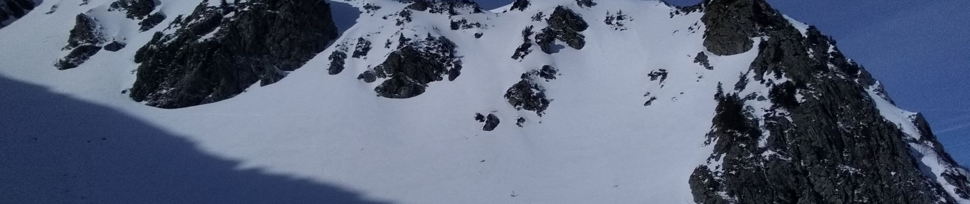 Excursión Esquí de fondo Laval-en-Belledonne - couloir Est du sifflet et pas du pin par couloir ouest - Photo