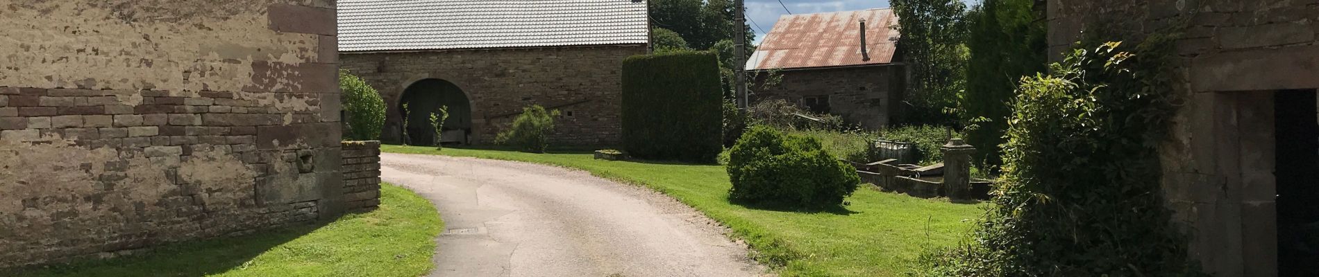 Percorso Equitazione Fougerolles-Saint-Valbert - Vers fontaine des larrons 9kms - Photo