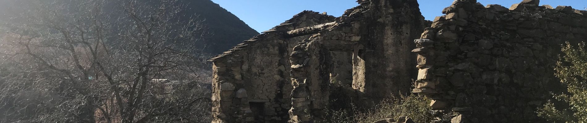 Randonnée Marche Laspuña - House-valliforcas-vulture feeding-ceresa-house - Photo