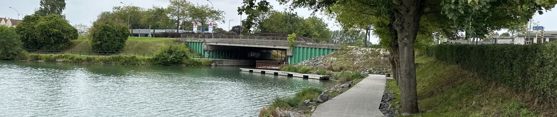 Tocht Stappen Arras - Arras Citadelles Grands Prés 16,5 km - Photo