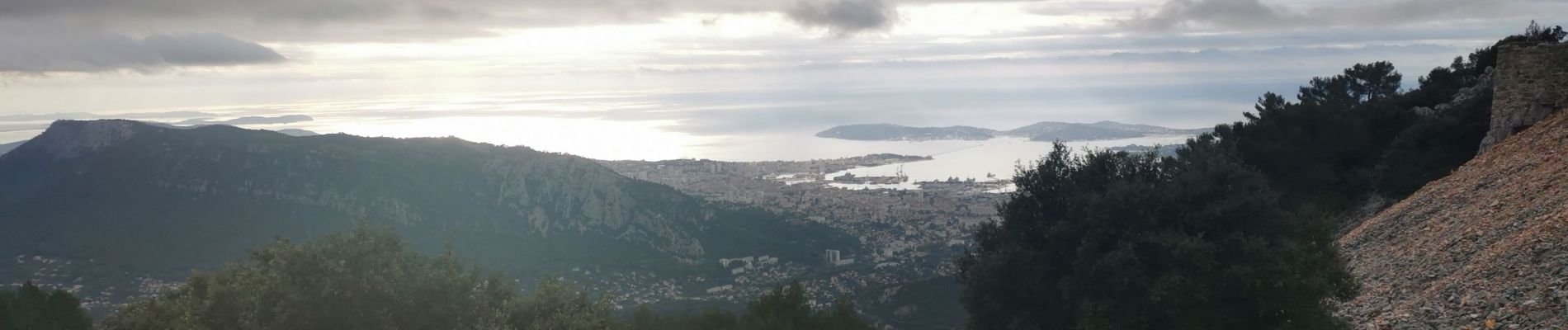 Tour Wandern Évenos - col de garde au mont caume - Photo