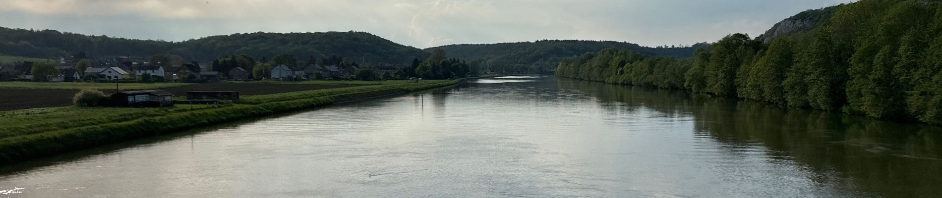 Randonnée Marche Yvoir - Houx 25,3 km - Photo