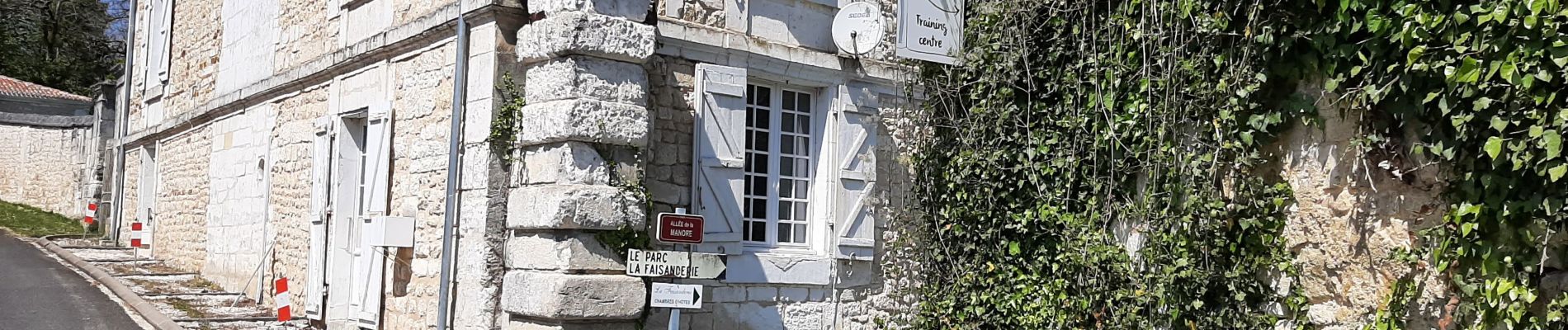 Excursión Senderismo Édon - La randonnée du château de Larochebeaucourt et de l'arche de la vertue  - Photo