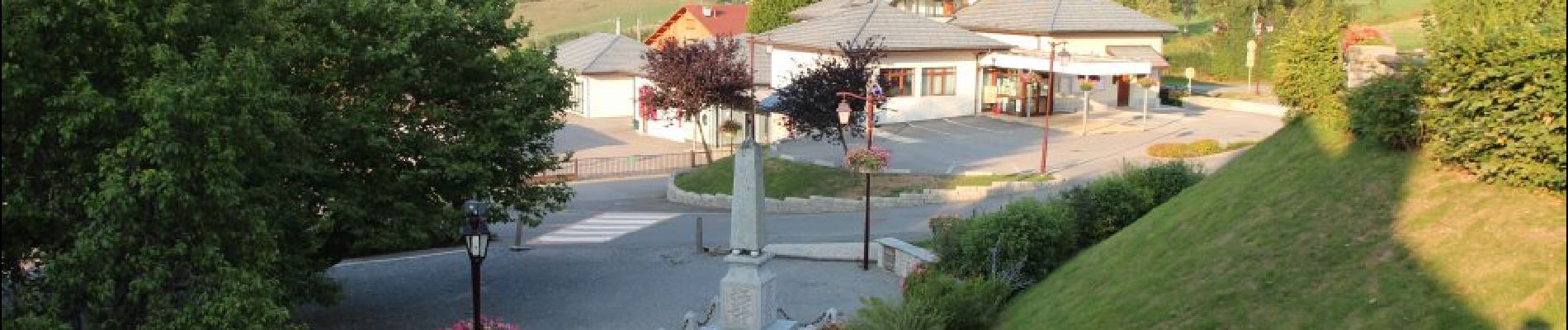 Tour Pfad Peillonnex - Tour de St-Jean - Photo