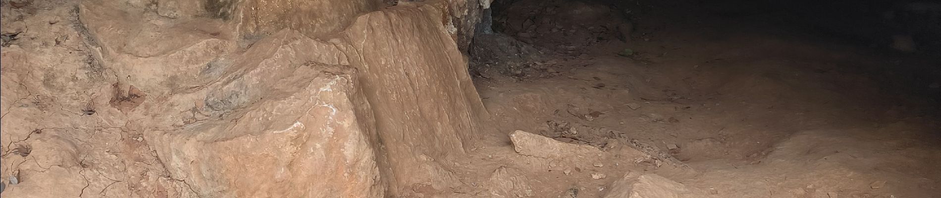 Tocht Stappen Méounes-lès-Montrieux - grotte de rampin - Photo