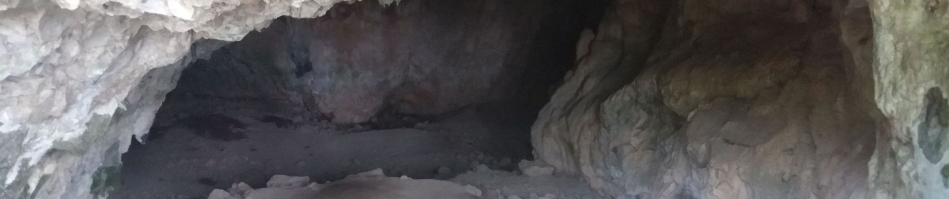 Tocht Stappen Méjannes-le-Clap - grotte BAUME des italiens  - Photo