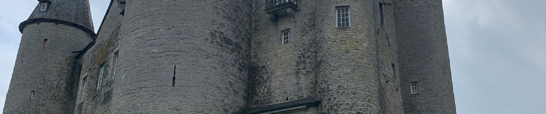 Randonnée Marche Houyet - Le château de Vêves à Houyet - Photo