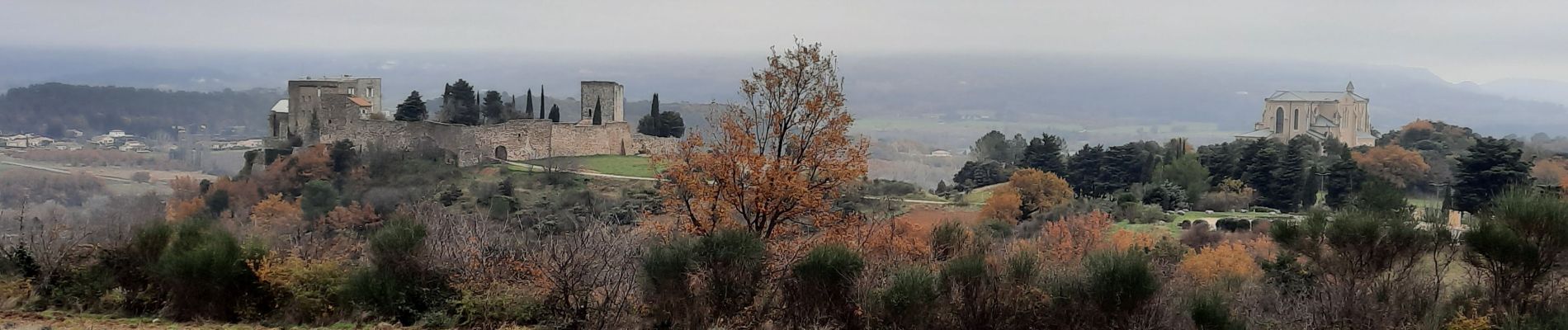 Tour Wandern Roussas - Roussas 8km - Photo